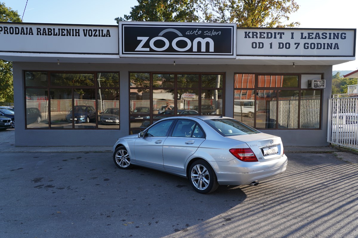 Mercedes-Benz C-Class
 220 CDI 