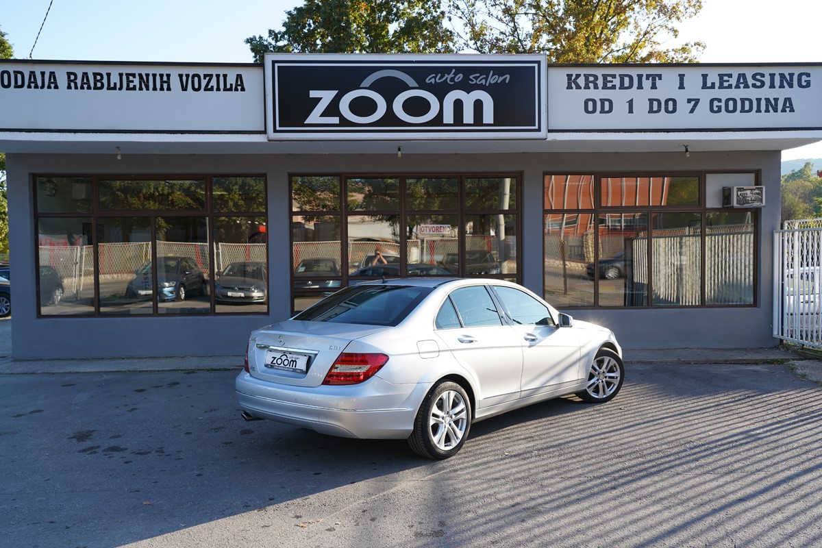 Mercedes-Benz C-Class
 220 CDI 