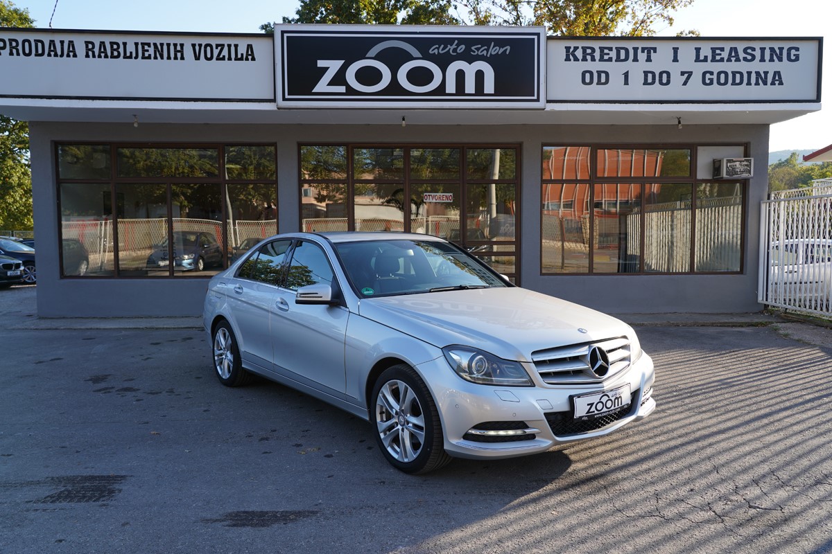 Mercedes-Benz C-Class
 220 CDI 