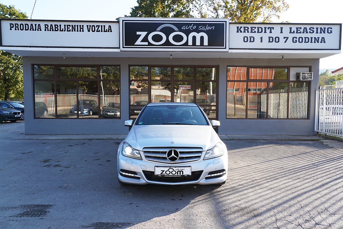 Mercedes-Benz C-Class
 220 CDI 
