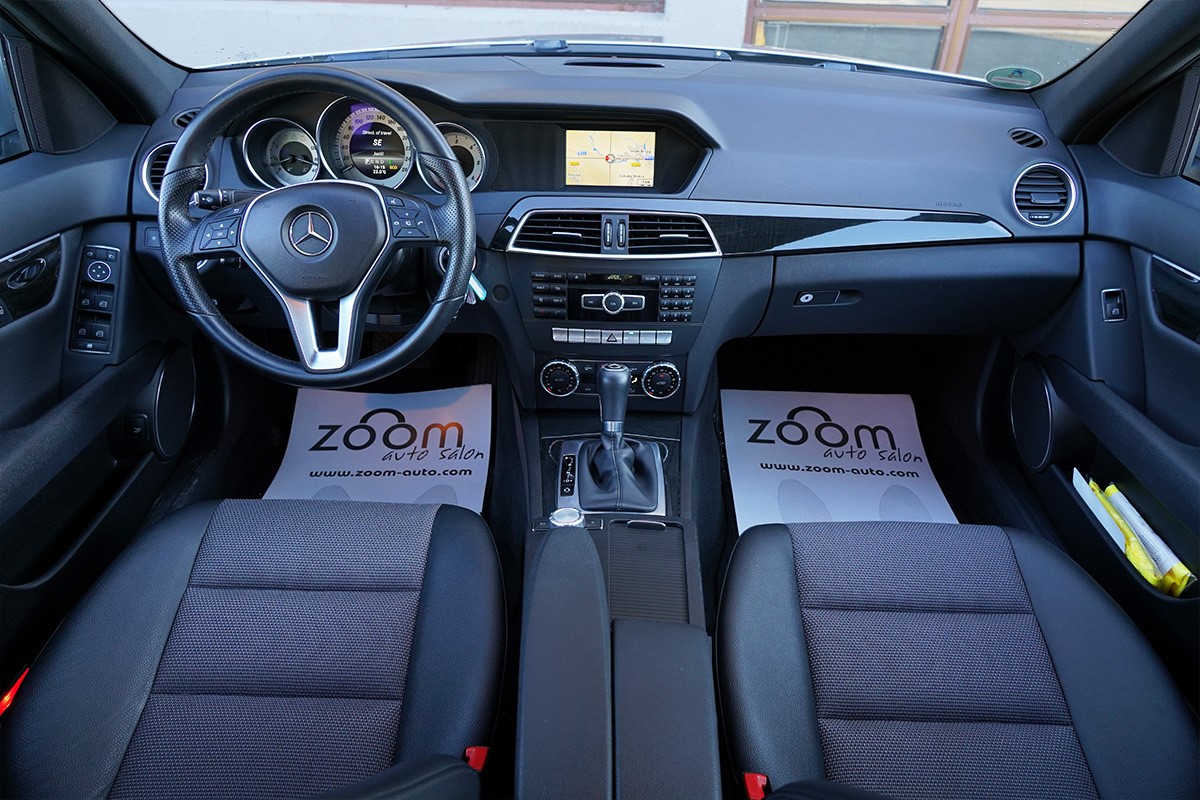 Mercedes-Benz C-Class
 220 CDI 