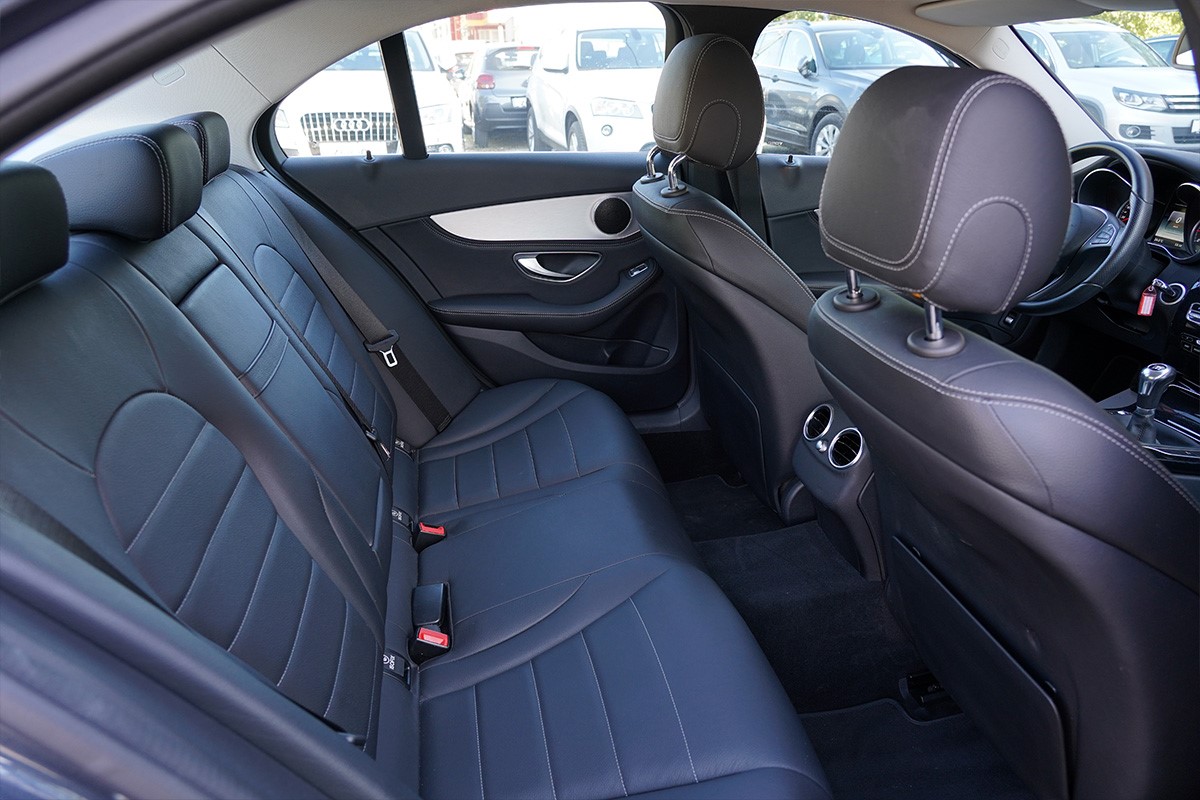 Mercedes-Benz C-Class
 220CDI Business