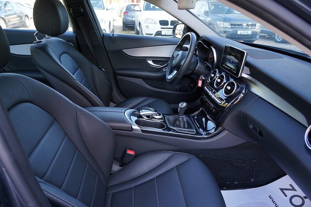Mercedes-Benz C-Class
 220CDI Business