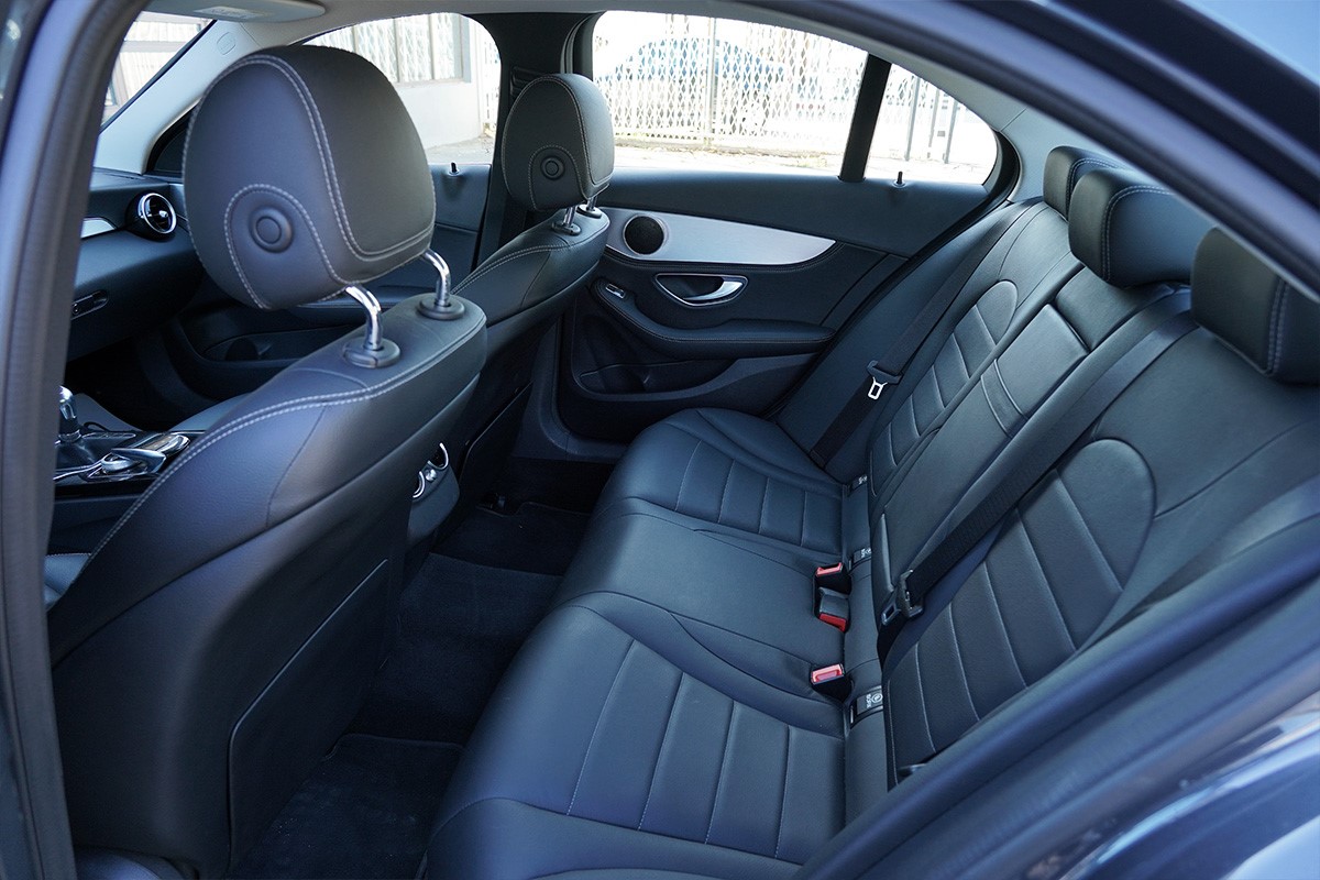 Mercedes-Benz C-Class
 220CDI Business