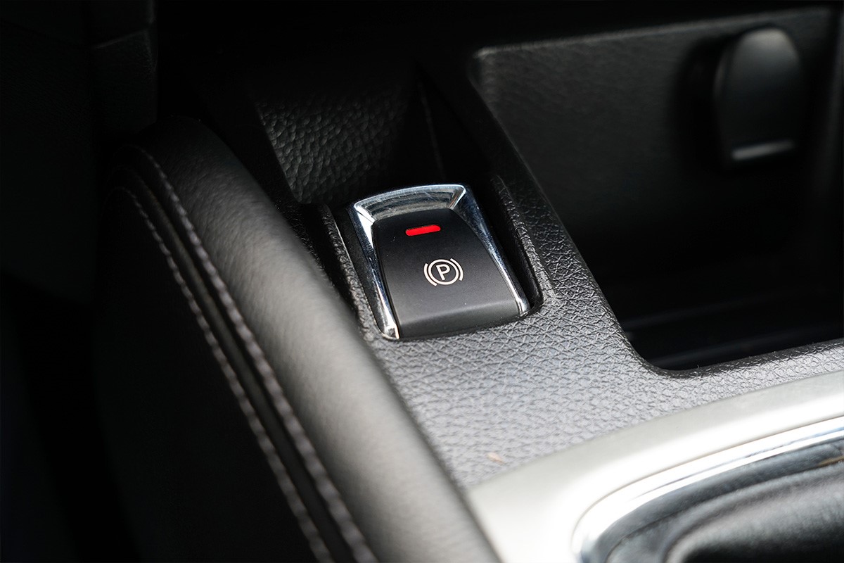 Nissan
 Qashqai 1.6 DCI 4 X 4