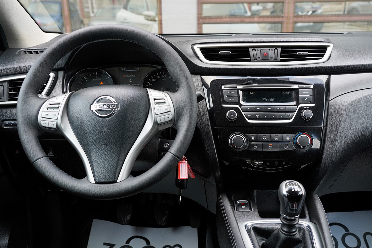 Nissan
 Qashqai 1.6 DCI 4 X 4