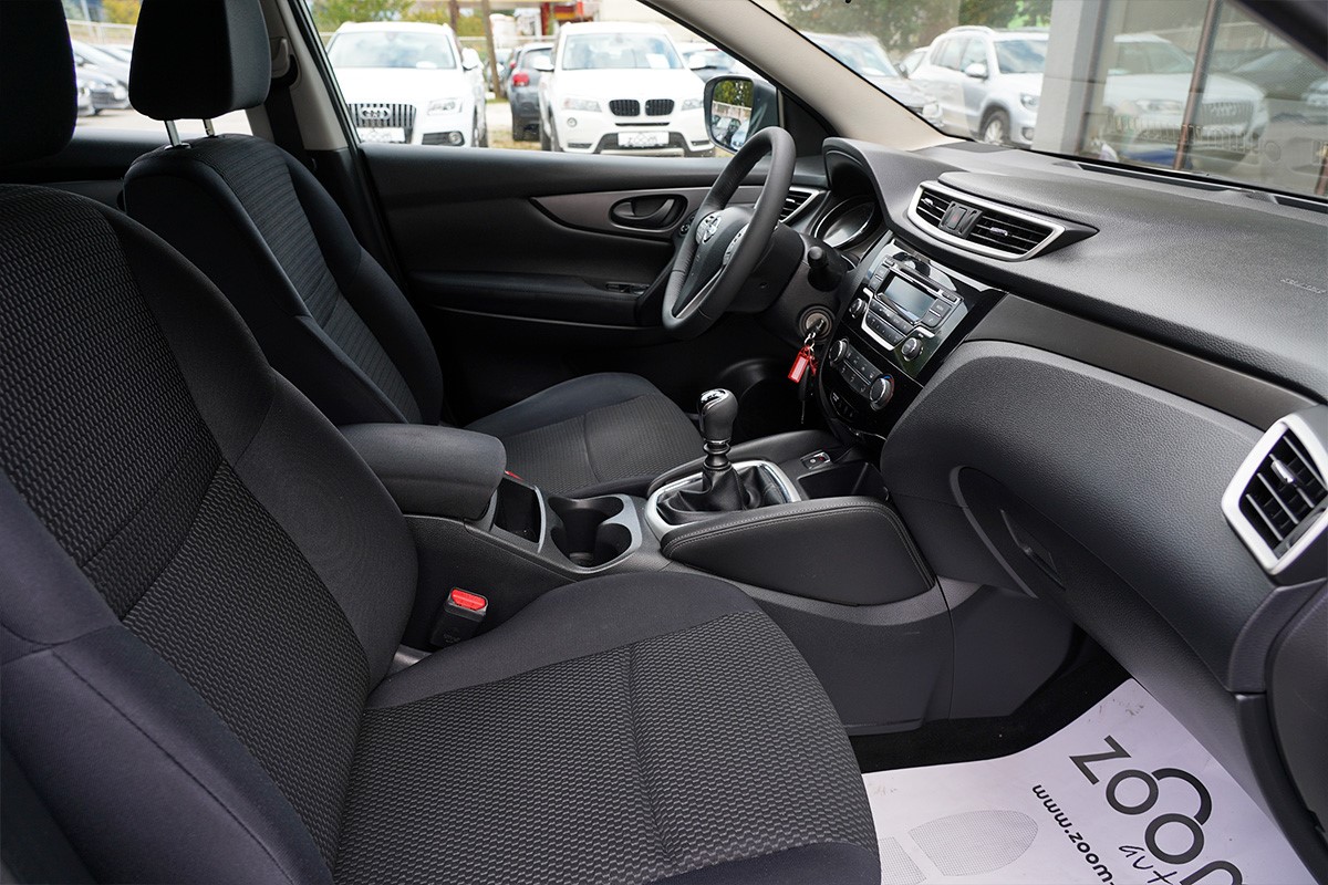 Nissan
 Qashqai 1.6 DCI 4 X 4