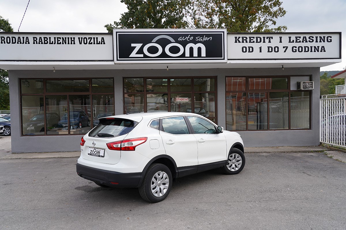 Nissan
 Qashqai 1.6 DCI 4 X 4