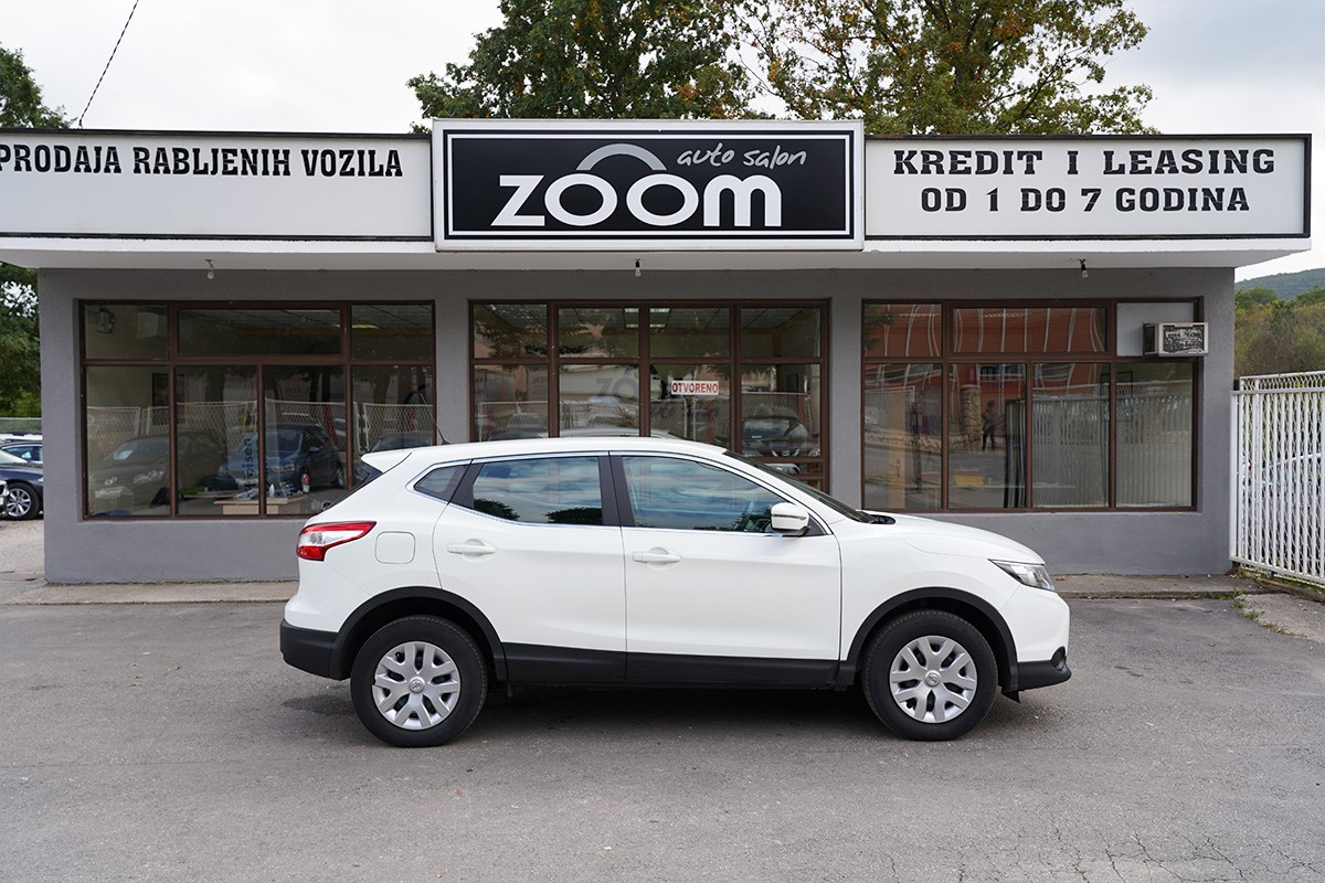 Nissan
 Qashqai 1.6 DCI 4 X 4