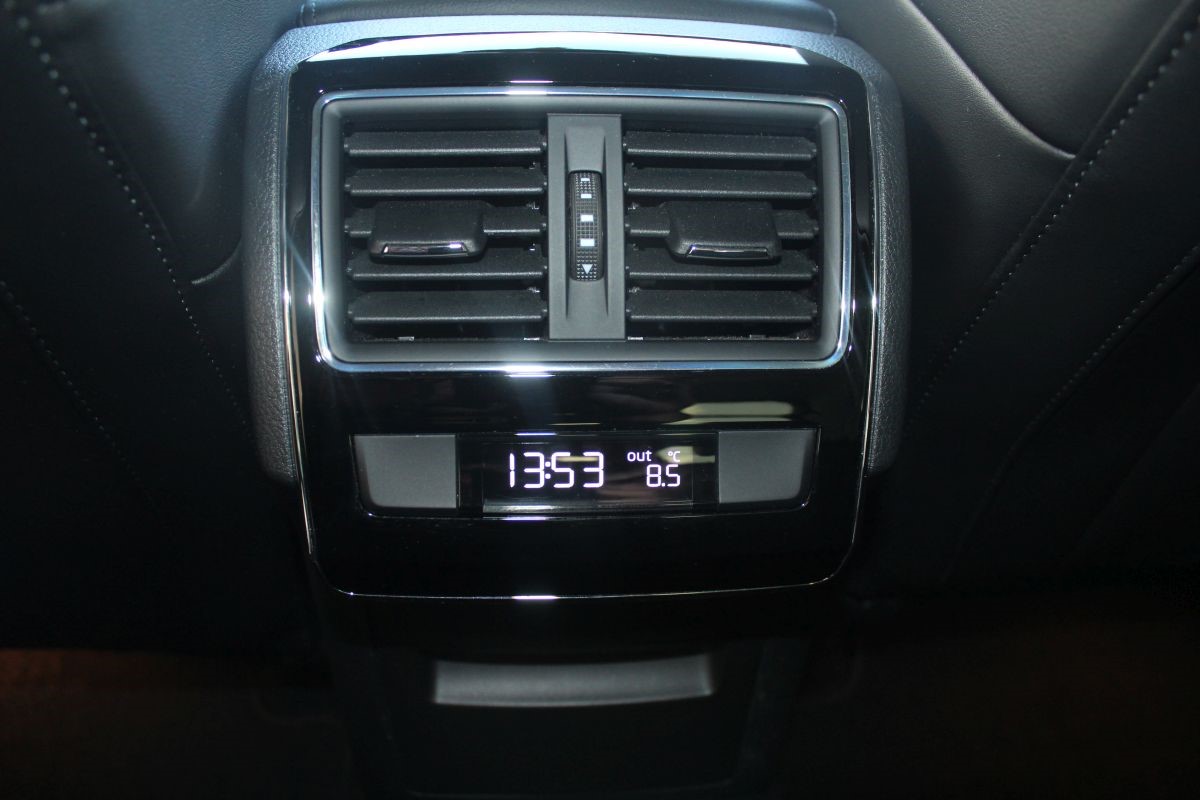 Škoda SUPERB 2.0 TDI DSG