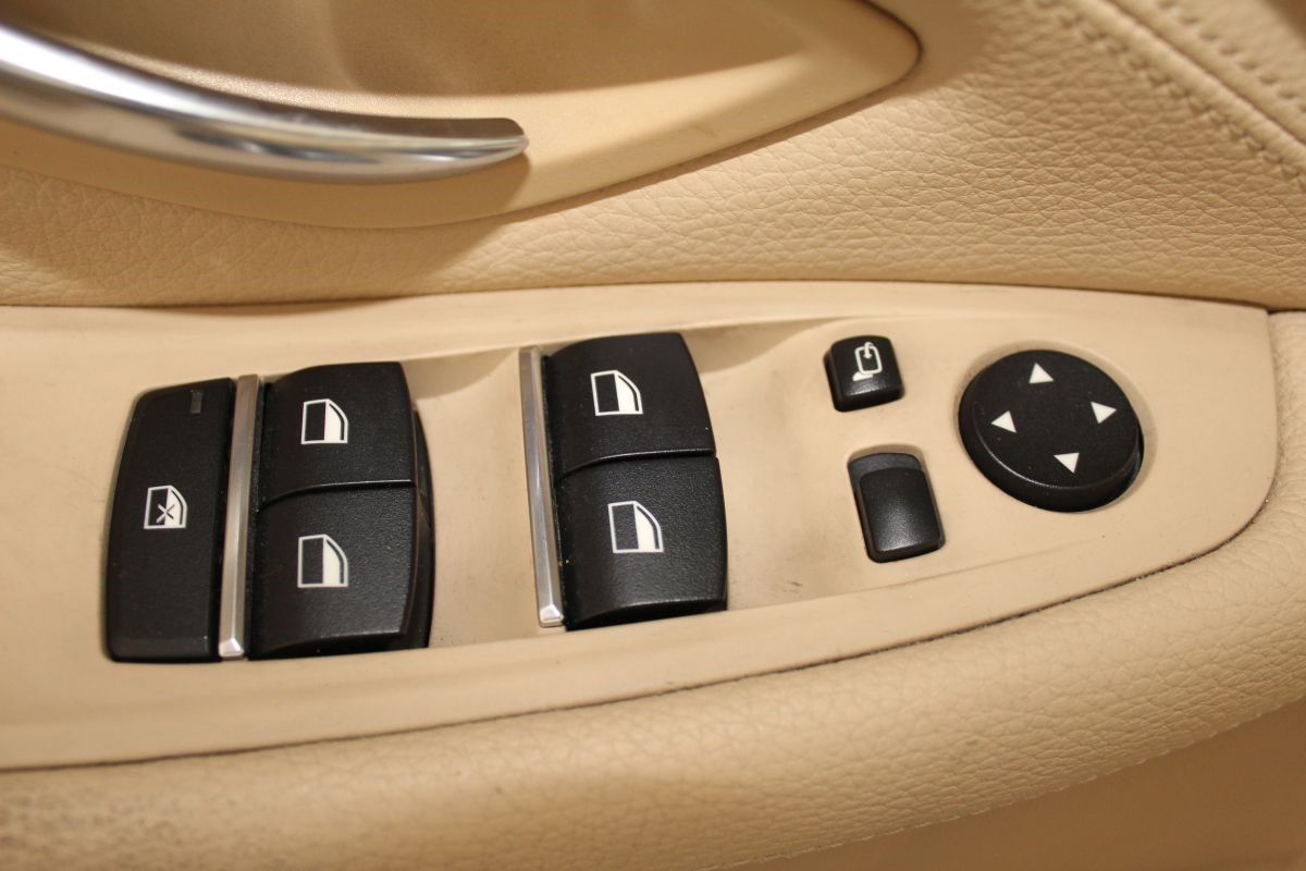 BMW
 5-Series 530d xDrive Futura 