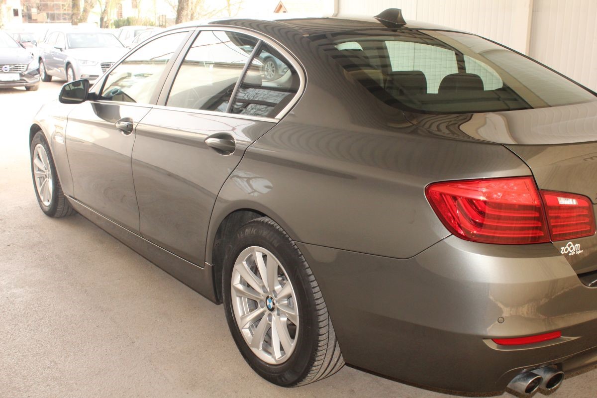 BMW
 5-Series F10 520D xDrive Executive *FACELIFT*