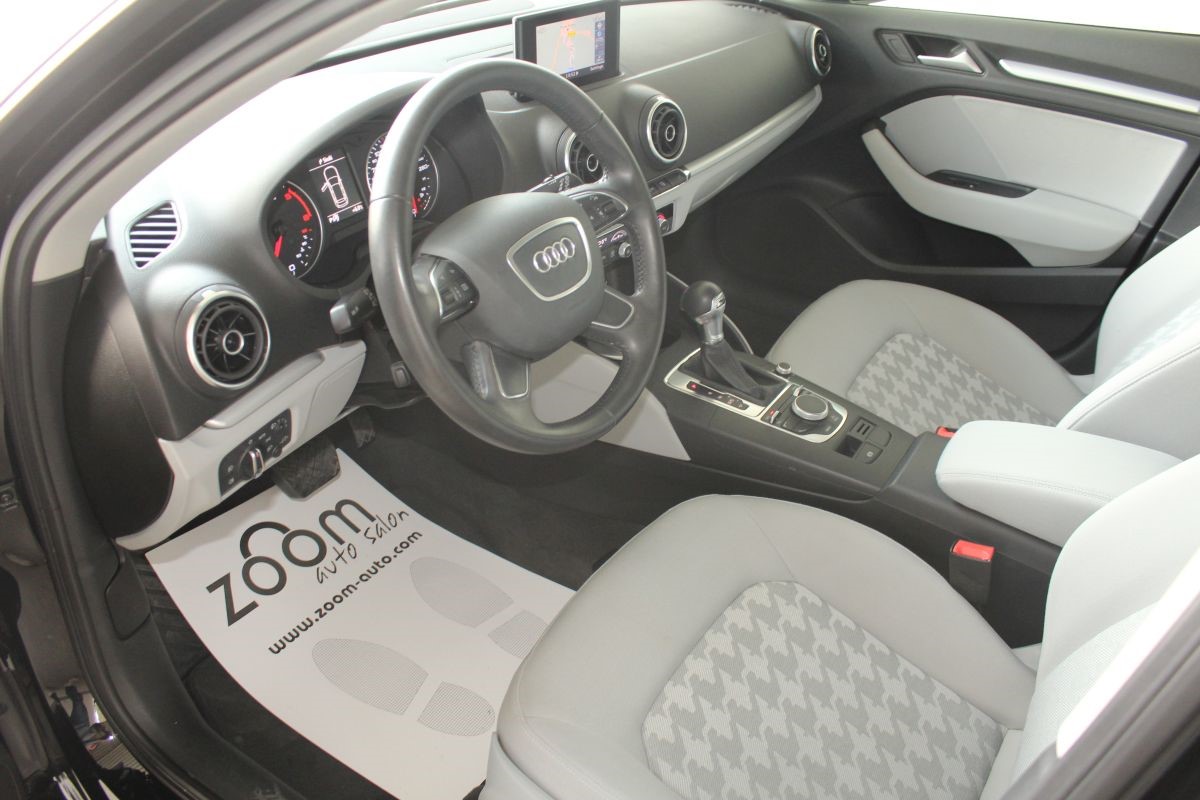 Audi A3
 1,6 TDI S-Tronic SPORTBACK ATTRACTION >novi model<