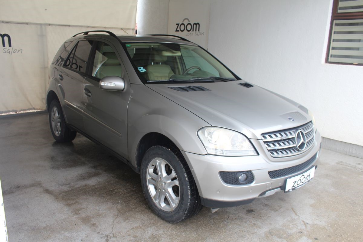 Mercedes-Benz ML-Class
 320 CDI