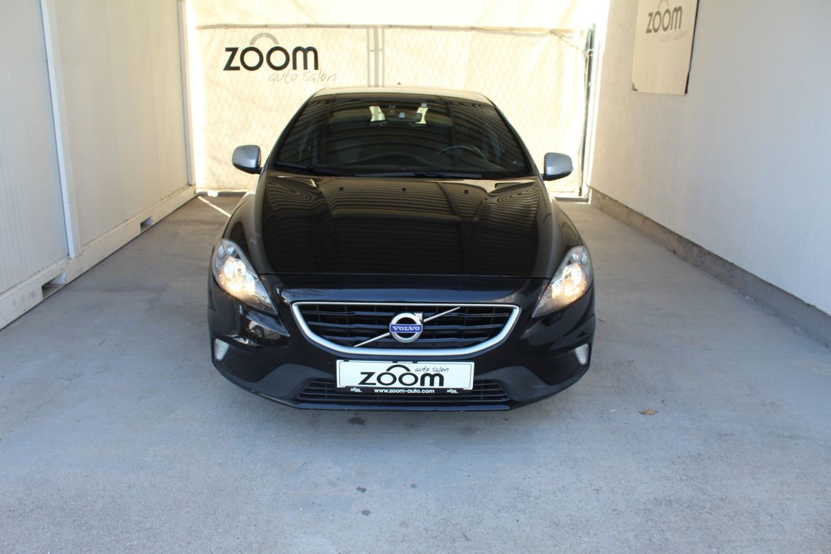 Volvo
 V40 2,0 D2 R-Desing