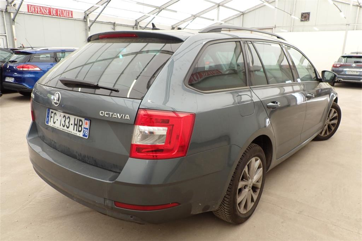 Škoda Octavia Combi 1.6 TDi Business DSG7