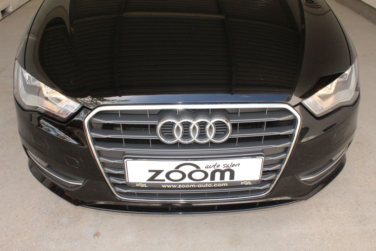 Audi A3
 1,6 TDI S-Tronic SPORTBACK ATTRACTION >novi model<
