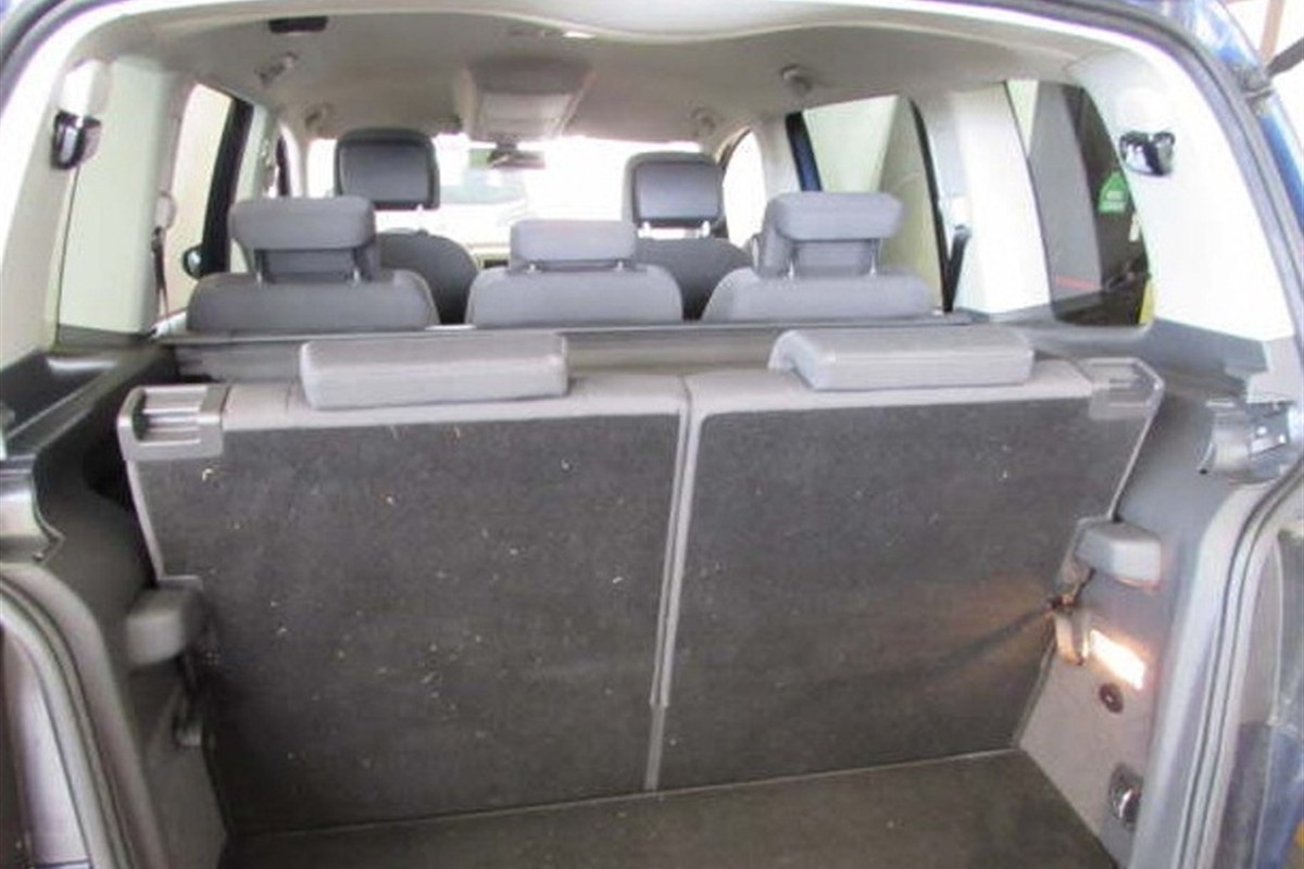 Volkswagen Touran 2.0 CR TDI 177KS DSG-Tiptronik HIGHLINE 7-Sjedišta