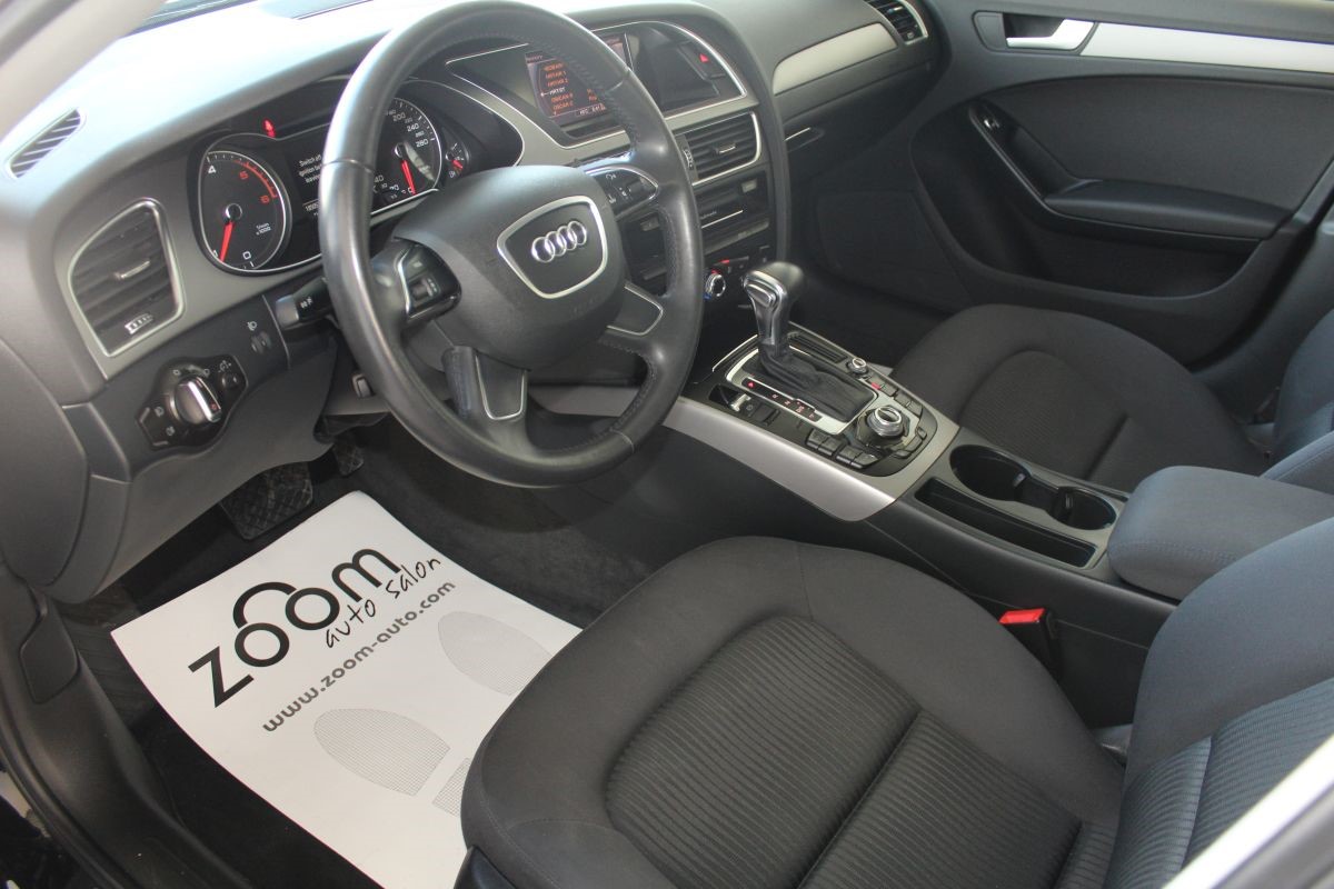 Audi A4
 2,0 TDI AVANT S-TRONIC ATTRACTION Navi