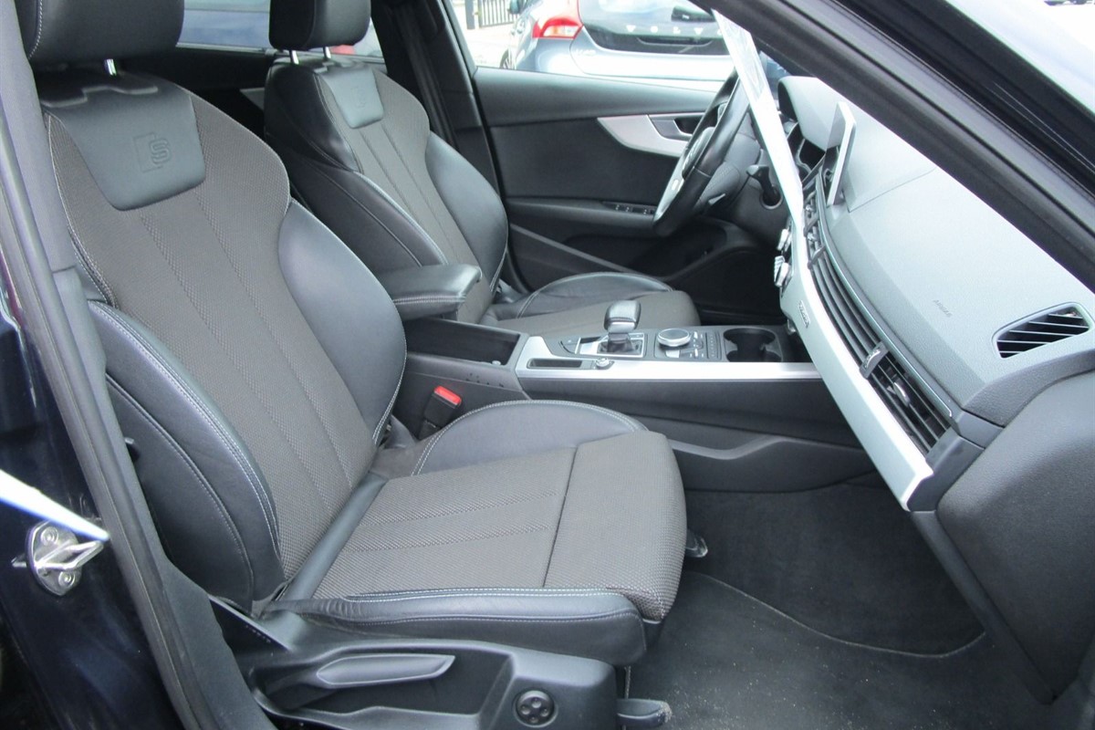 Audi A4
 2.0 TDi Quattro S-Line S-tronic