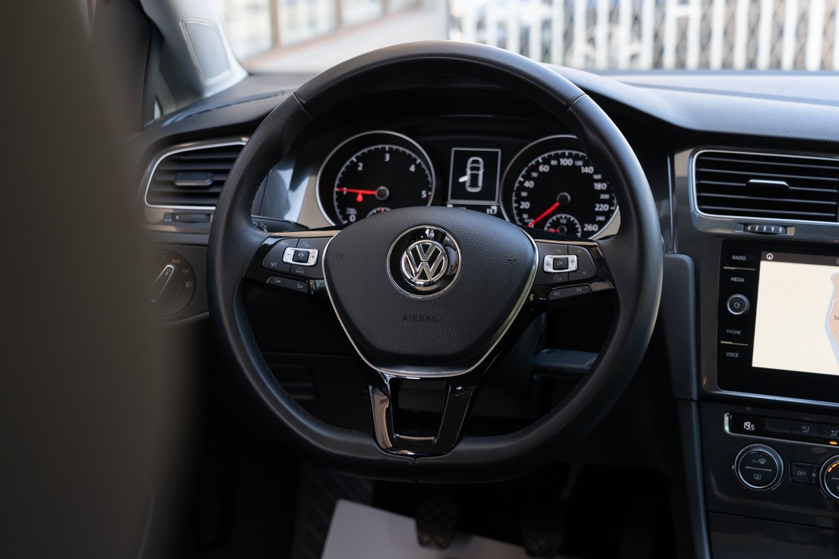 Volkswagen Golf 1.6 TDi BlueMotion Confortline Business