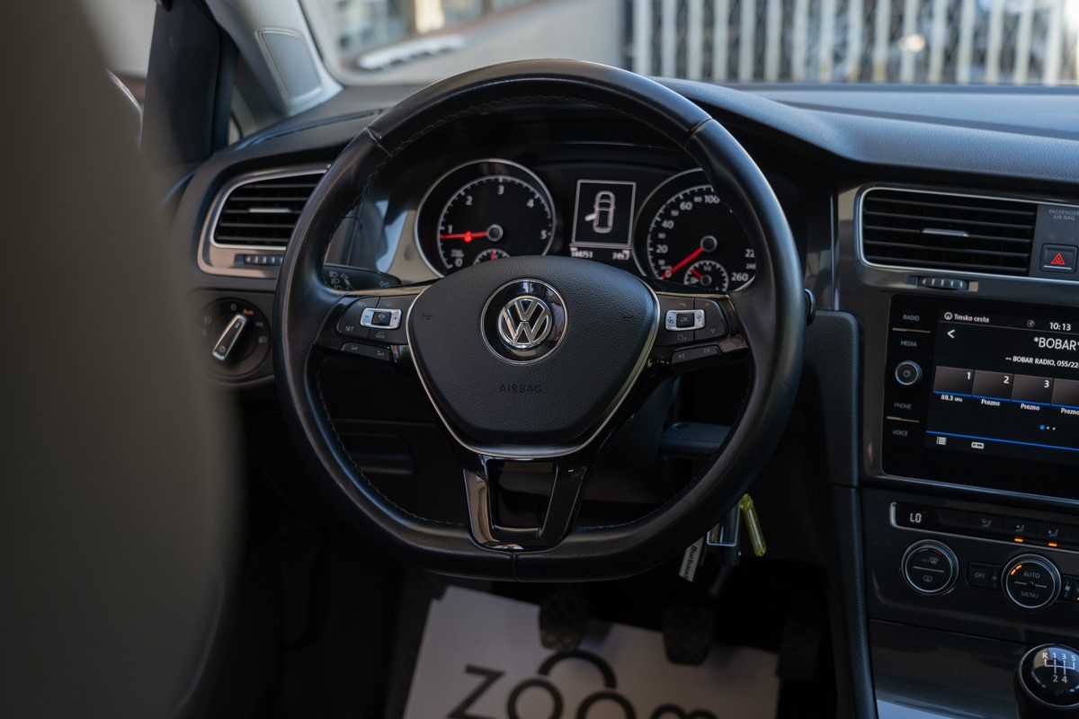 Volkswagen Golf 1,6 TDI CONFORTLINE BUSINESS