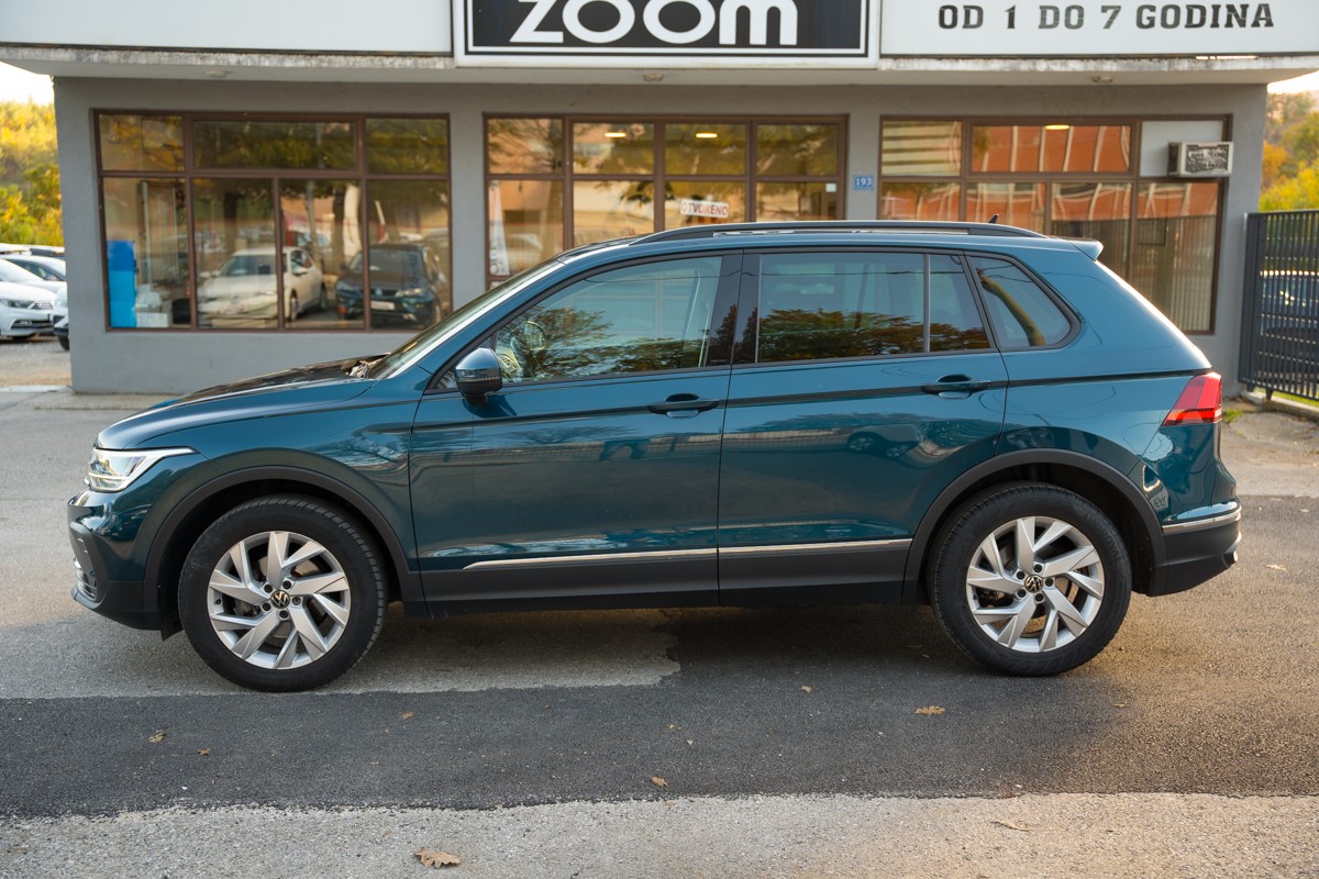 Volkswagen Tiguan
 2.0 TDI DSG 4MOTION