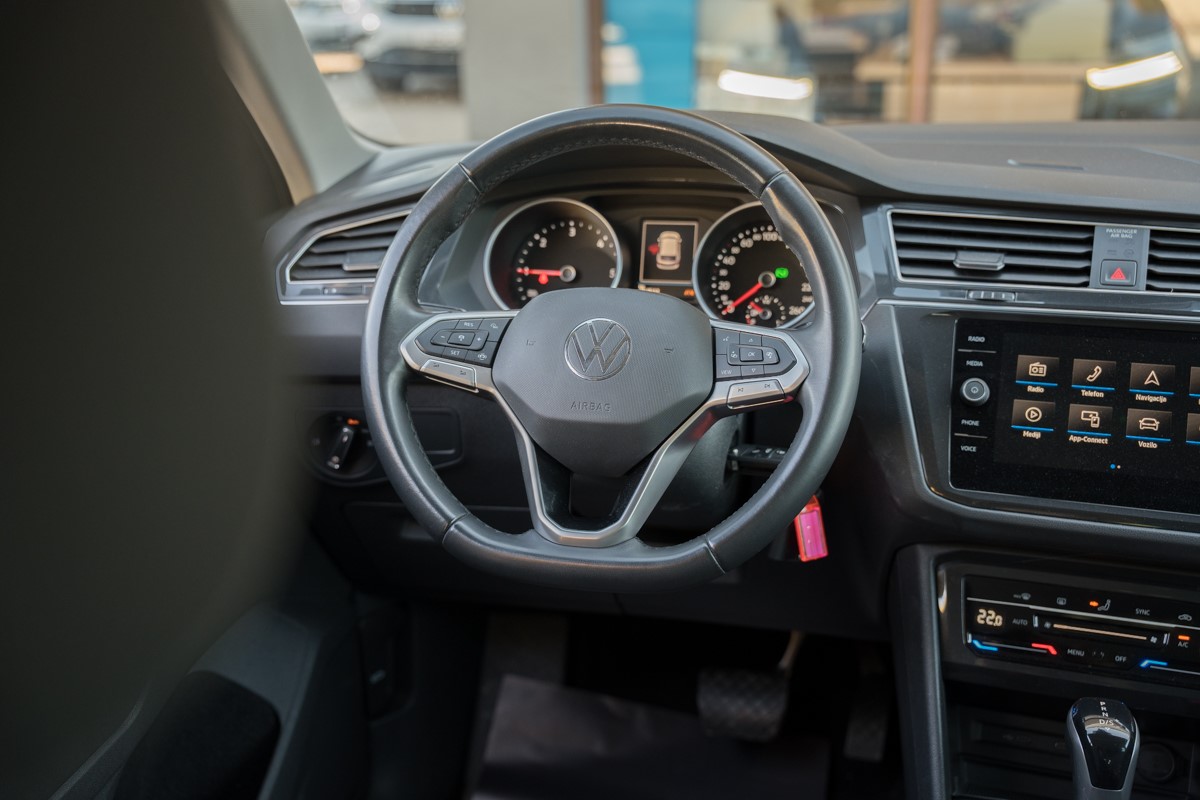 Volkswagen Tiguan
 2.0 TDI DSG 4MOTION