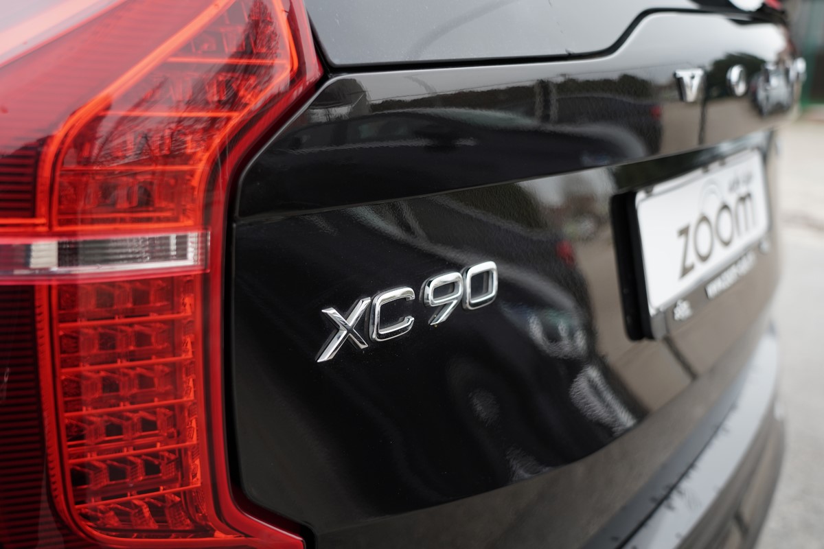 Volvo
 XC90 
 D5