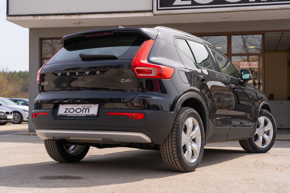 Volvo
 XC40 D4 AWD Geartronic Business