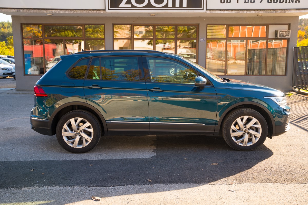 Volkswagen Tiguan
 2.0 TDI DSG 4MOTION