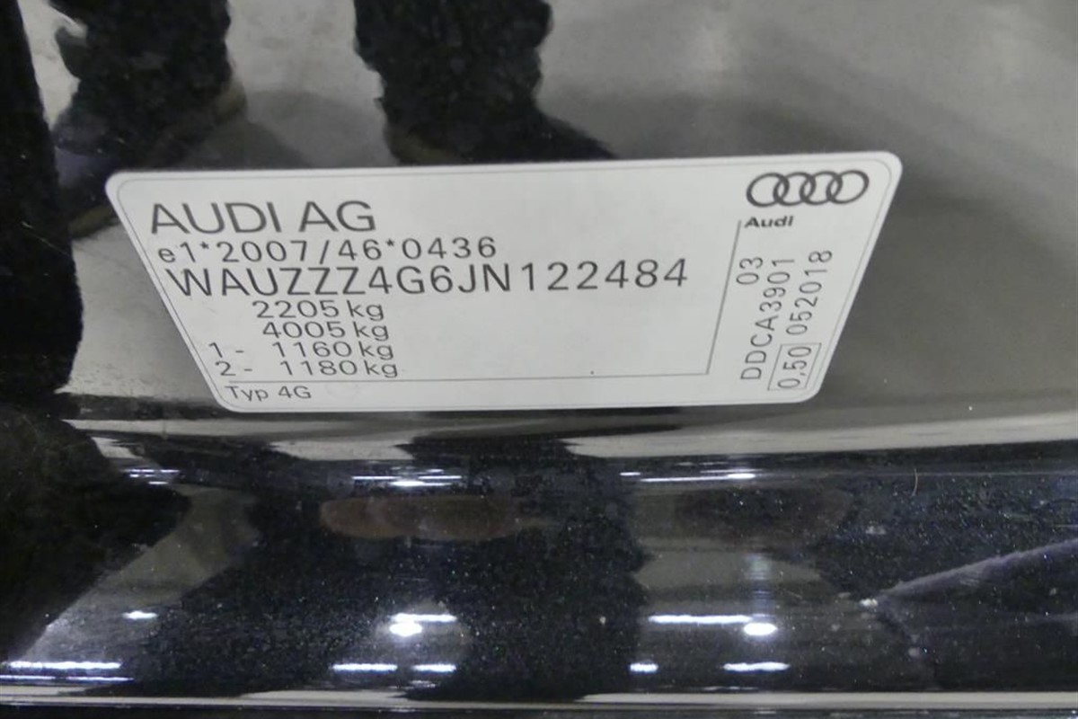 Audi A6
 2.0 TDi