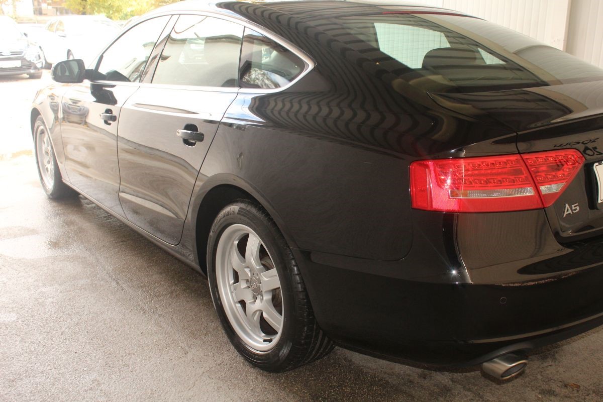 Audi A5
 2,7 TDI 