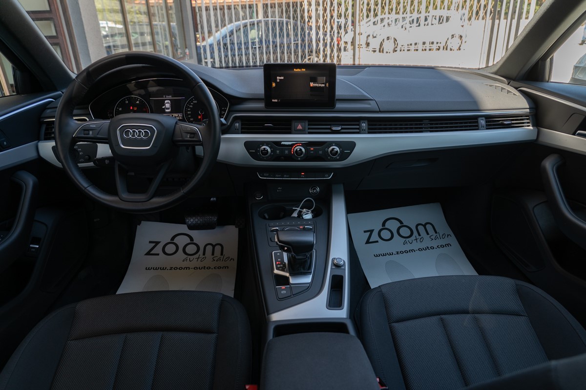 Audi A4
 2,0 TDi S-tronic Business Line