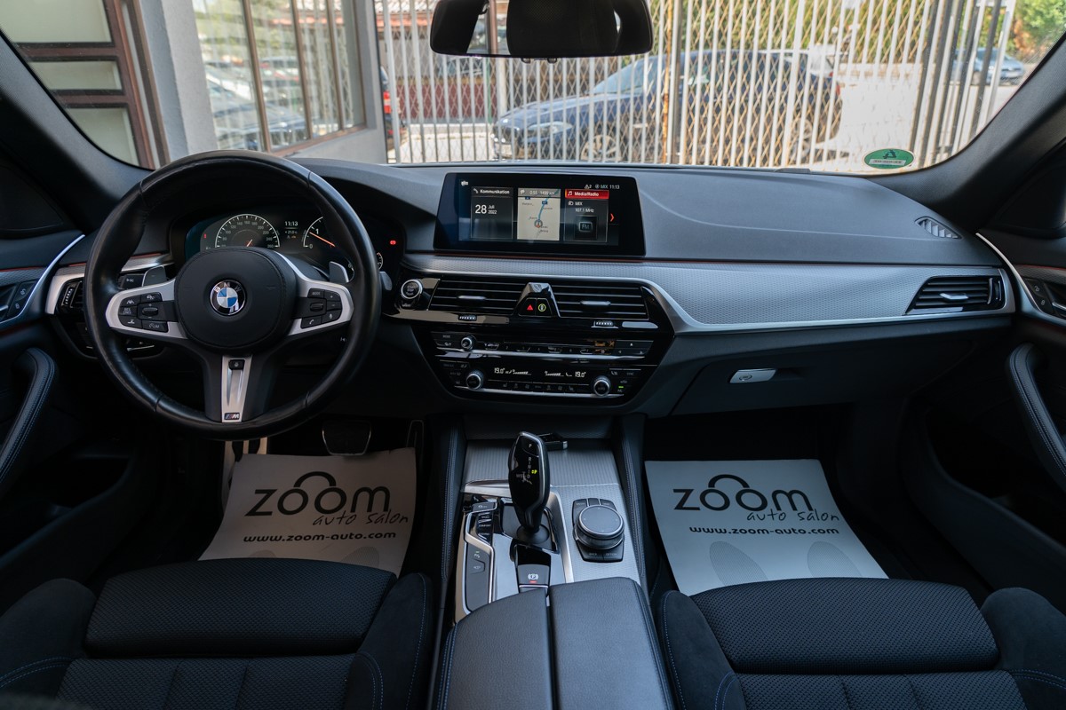 BMW
 5-Series 530 dA xDRIVE