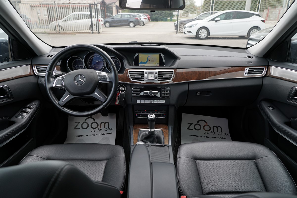 Mercedes-Benz E-Class
 200 CDI