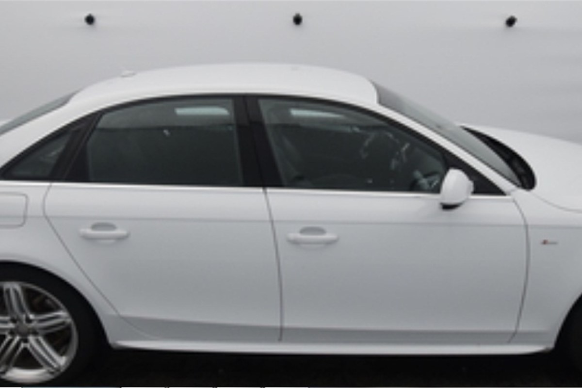 Audi A4
 2.0 TDI S-line SPORT EXCLUSIVE