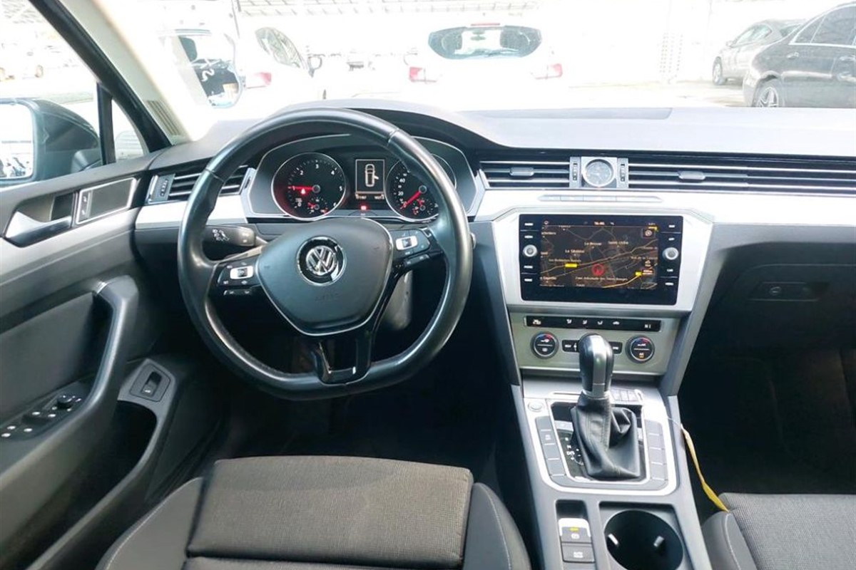 Volkswagen Passat SW 2.0 TDi DSG Confortline Business BlueMotion