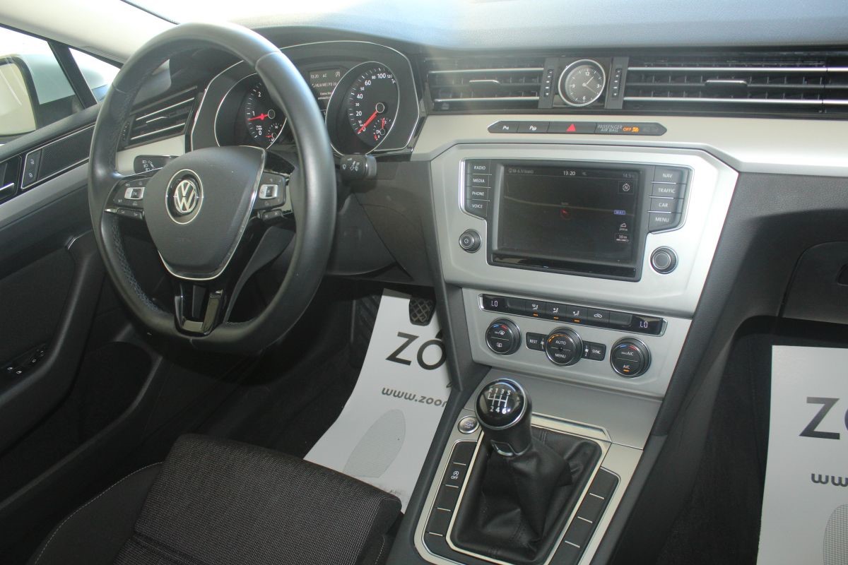 Volkswagen Passat 1.6 TDI Confortline Business