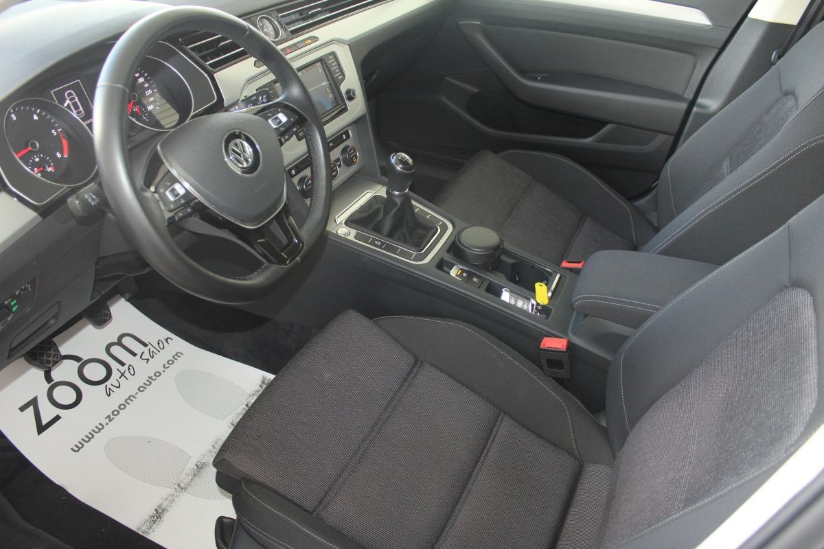 Volkswagen Passat 1.6 TDI Confortline Business