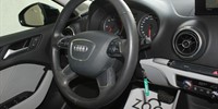 Audi A3
 1,6 TDI S-Tronic SPORTBACK ATTRACTION >novi model<